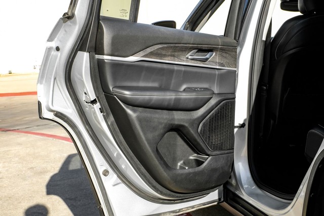 Jeep Grand Cherokee Vehicle Full-screen Gallery Image 39