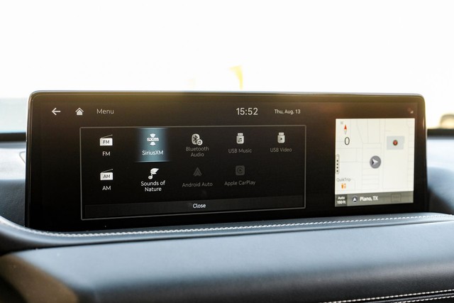 Genesis GV80 Vehicle Full-screen Gallery Image 27