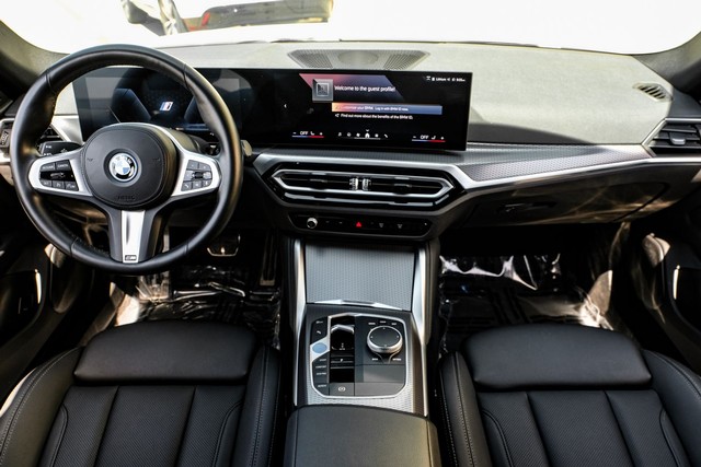 BMW i4 Vehicle Full-screen Gallery Image 12