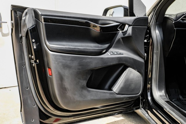Tesla Model X Vehicle Full-screen Gallery Image 40