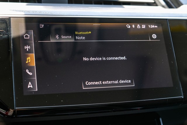 Audi e-tron Sportback Vehicle Full-screen Gallery Image 28
