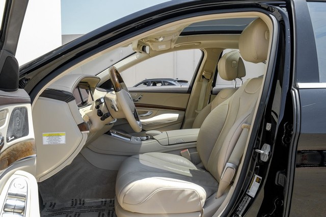 Mercedes-Benz S-Class Vehicle Full-screen Gallery Image 03