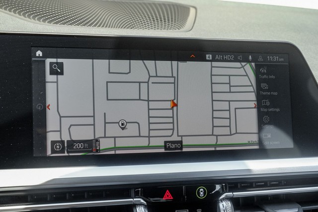 BMW 4 Series Vehicle Full-screen Gallery Image 22