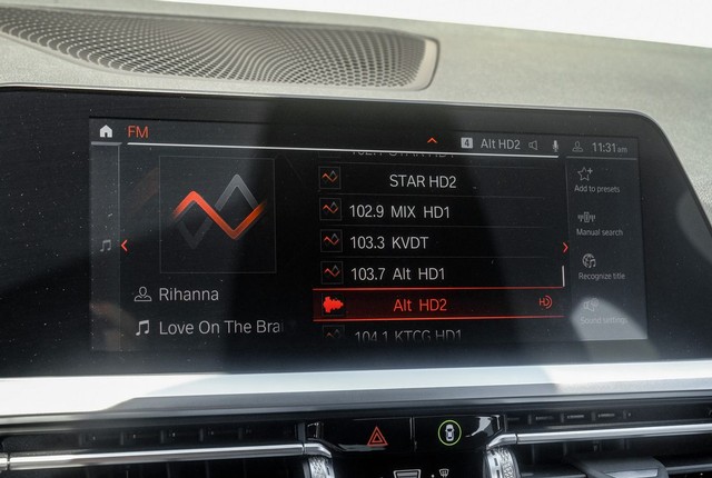 BMW 4 Series Vehicle Full-screen Gallery Image 38