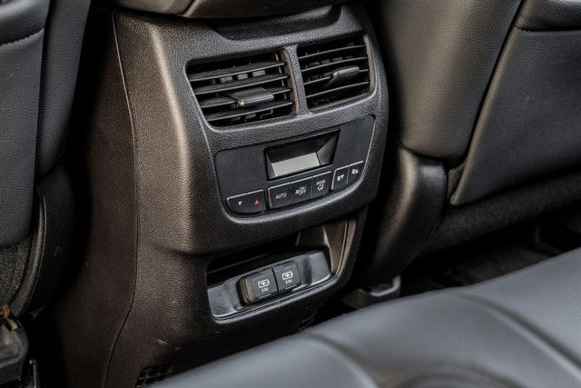 Acura MDX Vehicle Full-screen Gallery Image 41