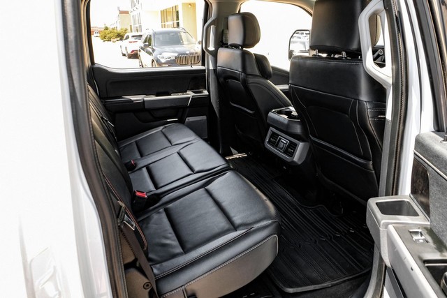 Ford Super Duty F-250 SRW Vehicle Full-screen Gallery Image 32