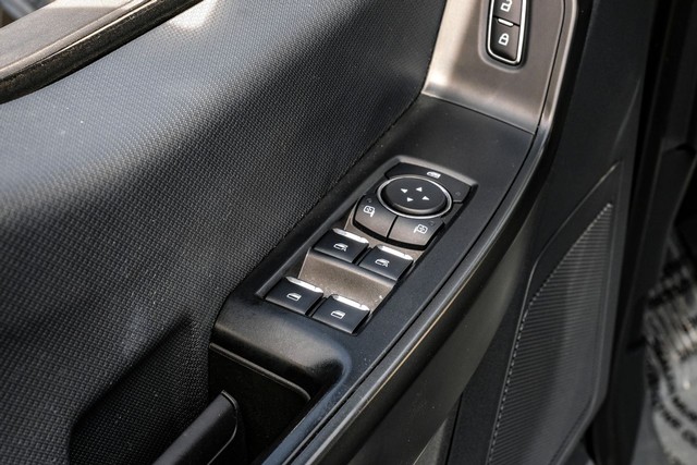 Ford F-150 Vehicle Full-screen Gallery Image 39