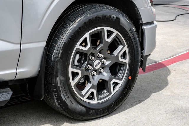 Ford F-150 Vehicle Full-screen Gallery Image 50