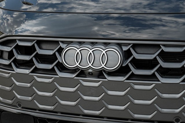 Audi A5 Vehicle Full-screen Gallery Image 54