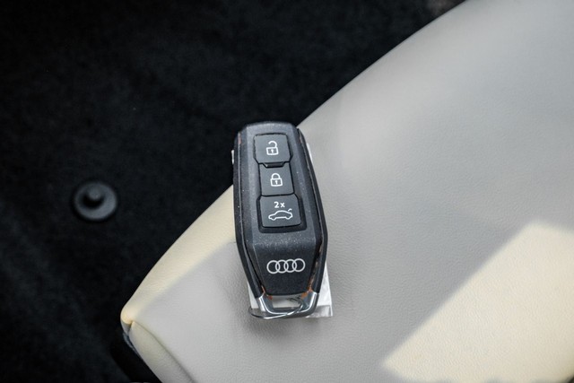Audi A5 Vehicle Full-screen Gallery Image 65
