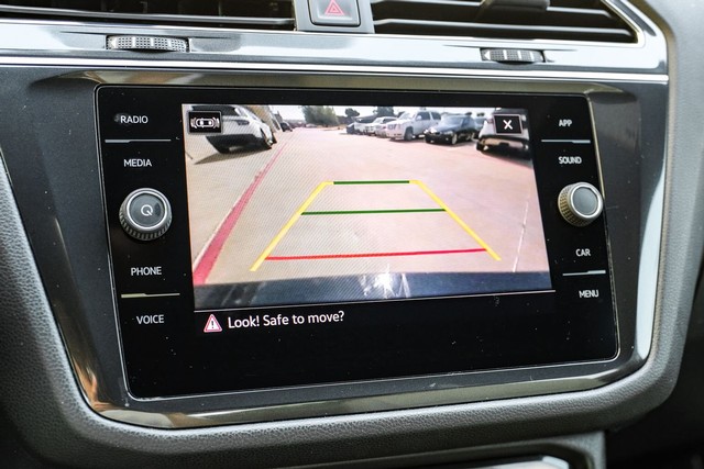 Volkswagen Tiguan Vehicle Full-screen Gallery Image 20