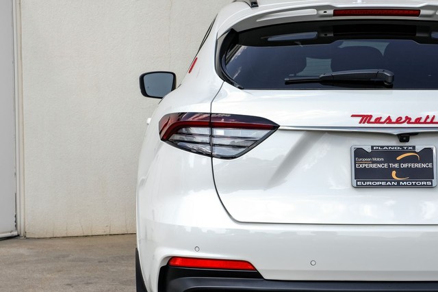 Maserati Levante Vehicle Full-screen Gallery Image 45