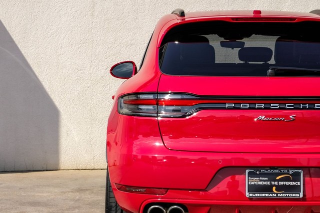 Porsche Macan Vehicle Full-screen Gallery Image 43