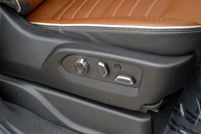 GMC Yukon Vehicle Full-screen Gallery Image 49