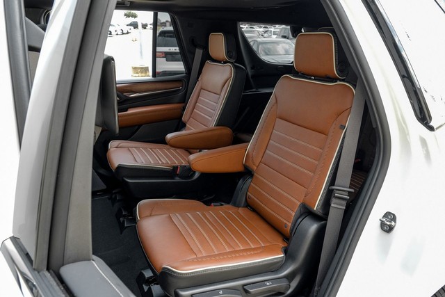 GMC Yukon Vehicle Full-screen Gallery Image 57