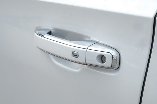 GMC Yukon Vehicle Full-screen Gallery Image 59