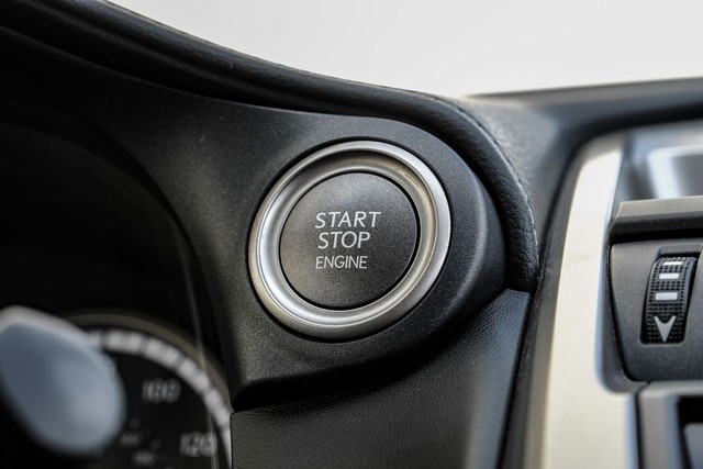 Lexus NX Vehicle Full-screen Gallery Image 18
