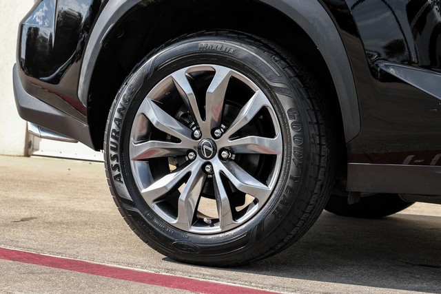 Lexus NX Vehicle Full-screen Gallery Image 45