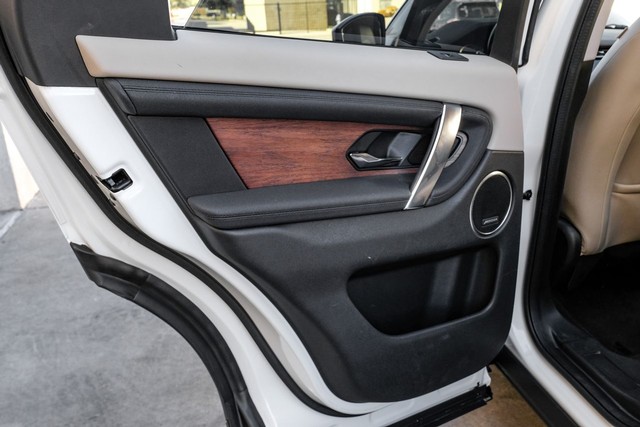 Land Rover Discovery Sport Vehicle Full-screen Gallery Image 46