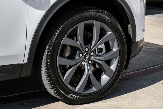 Land Rover Discovery Sport Vehicle Full-screen Gallery Image 60