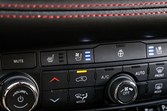 Dodge Durango Vehicle Full-screen Gallery Image 27