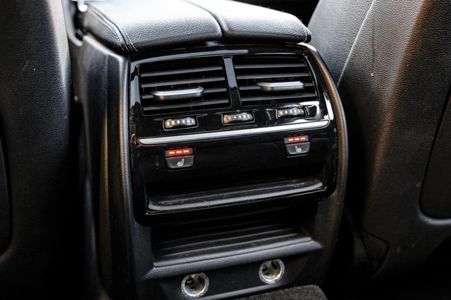 BMW 640i Vehicle Full-screen Gallery Image 37