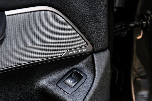 BMW 640i Vehicle Full-screen Gallery Image 44