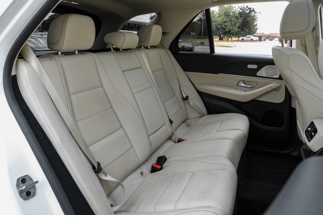 Mercedes-Benz GLE 350 Vehicle Full-screen Gallery Image 34