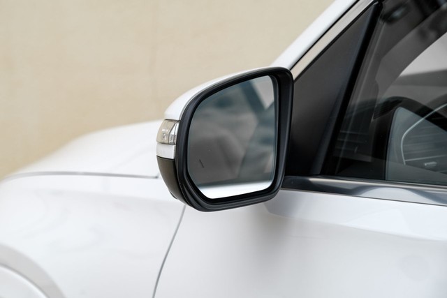 Mercedes-Benz GLE 350 Vehicle Full-screen Gallery Image 39