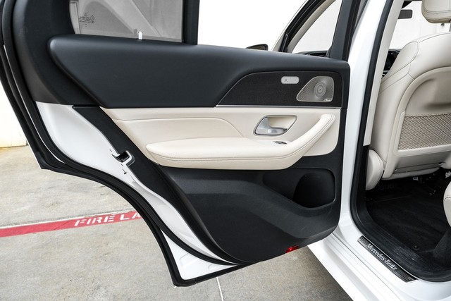 Mercedes-Benz GLE 350 Vehicle Full-screen Gallery Image 43