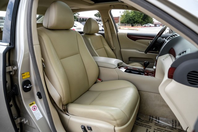 Lexus LS 460 Vehicle Full-screen Gallery Image 34