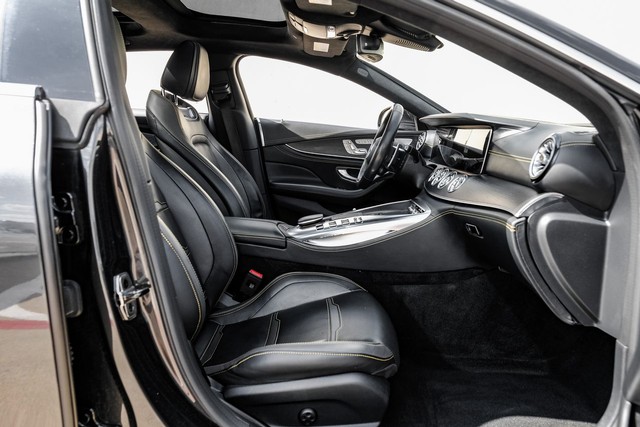 Mercedes-Benz AMG GT Vehicle Full-screen Gallery Image 42