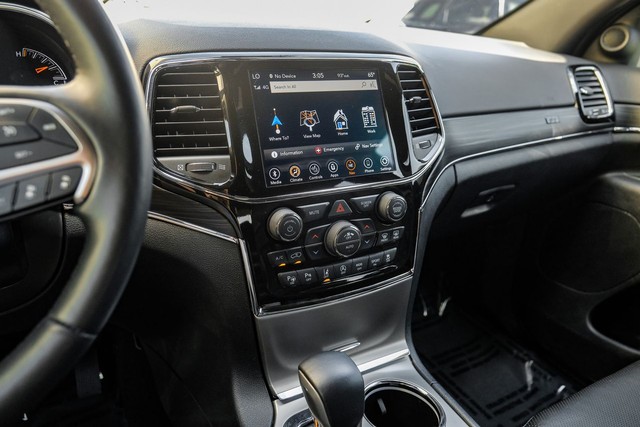 Jeep Grand Cherokee Vehicle Full-screen Gallery Image 29