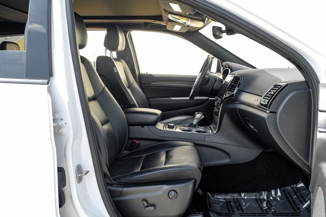 Jeep Grand Cherokee Vehicle Full-screen Gallery Image 41