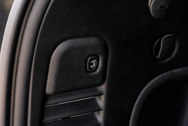 Jeep Grand Cherokee Vehicle Full-screen Gallery Image 62