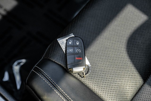 Jeep Grand Cherokee Vehicle Full-screen Gallery Image 67