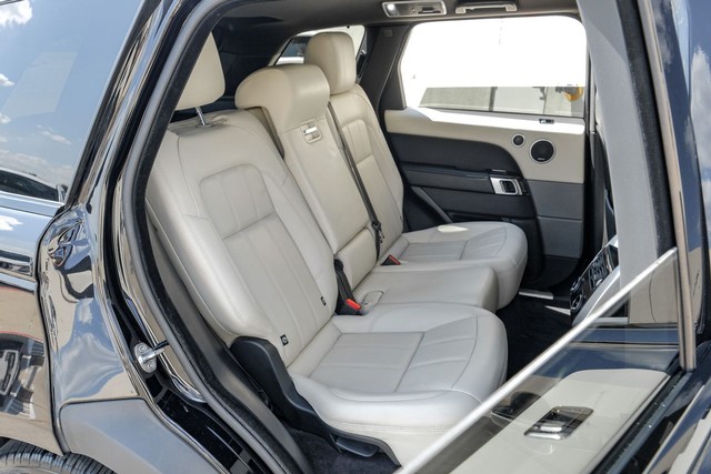 Land Rover Range Rover Sport Vehicle Full-screen Gallery Image 38