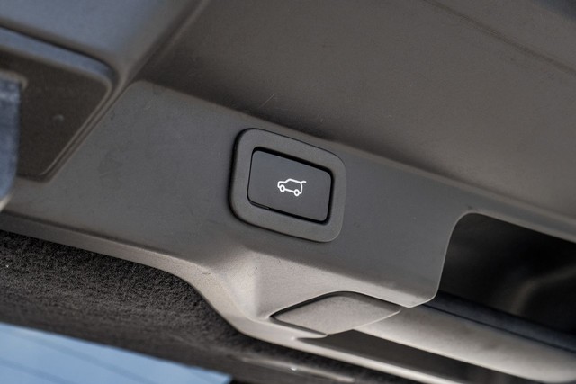 Land Rover Range Rover Sport Vehicle Full-screen Gallery Image 59