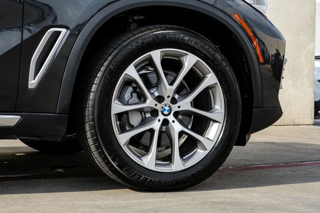 BMW X5 Vehicle Full-screen Gallery Image 65