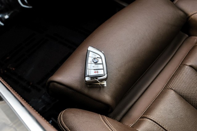 BMW X5 Vehicle Full-screen Gallery Image 68