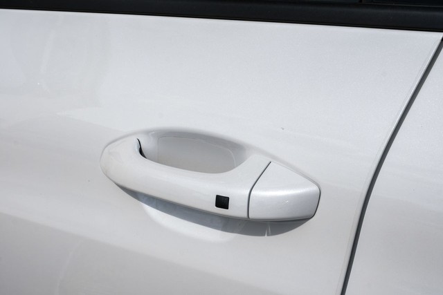 Kia K5 Vehicle Full-screen Gallery Image 34
