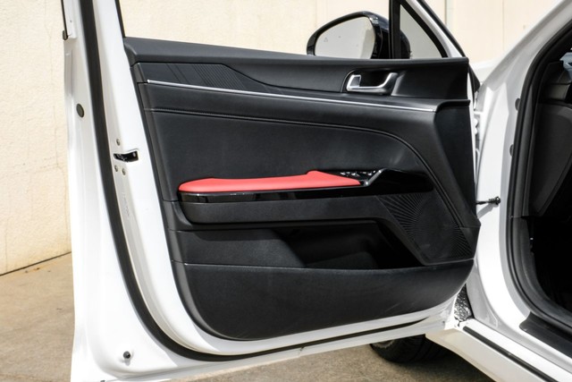 Kia K5 Vehicle Full-screen Gallery Image 36