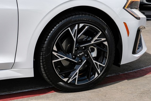 Kia K5 Vehicle Full-screen Gallery Image 46