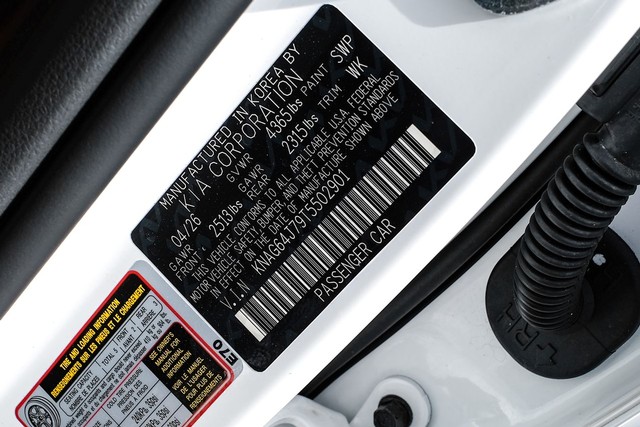 Kia K5 Vehicle Full-screen Gallery Image 50