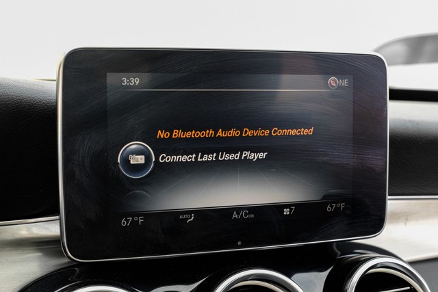 Mercedes-Benz C 300 Vehicle Full-screen Gallery Image 27