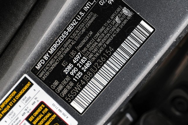 Mercedes-Benz C 300 Vehicle Full-screen Gallery Image 51