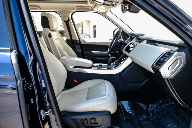 Land Rover Range Rover Sport Vehicle Full-screen Gallery Image 29