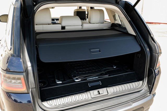 Land Rover Range Rover Sport Vehicle Full-screen Gallery Image 45