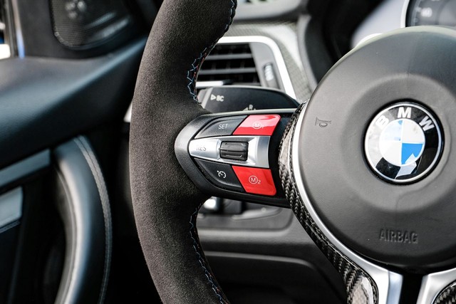 BMW M3 Vehicle Full-screen Gallery Image 15