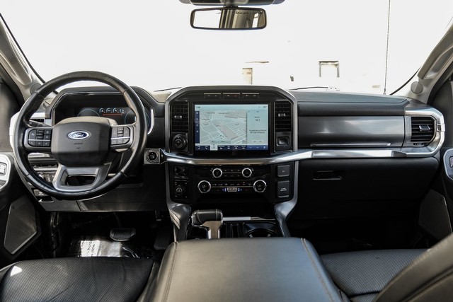 Ford F-150 Vehicle Full-screen Gallery Image 12